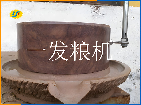 手搖豆?jié){石磨